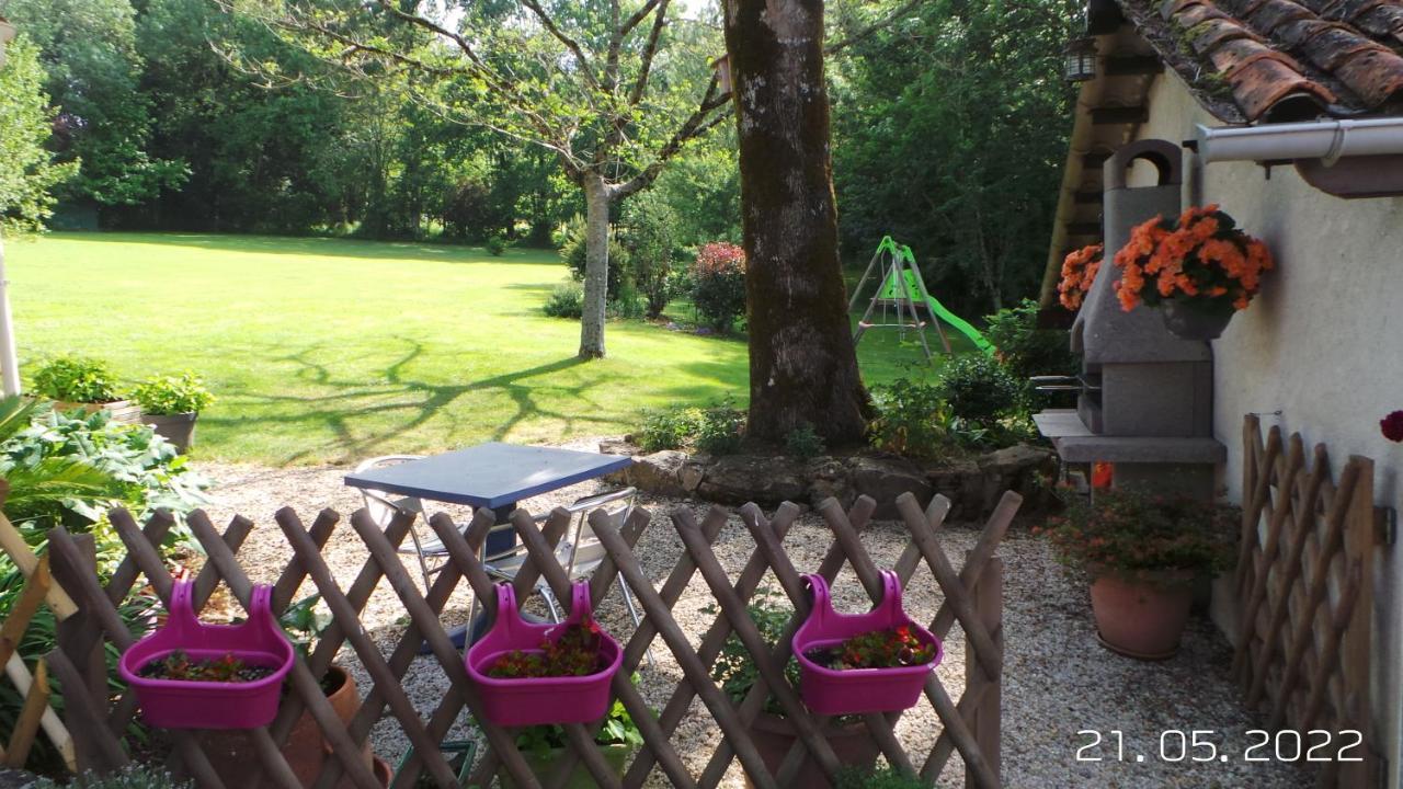 Вилла La Petite Fontaine Ecuras Экстерьер фото